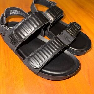 Black Kids Sandals - Cat and Jack - never worn